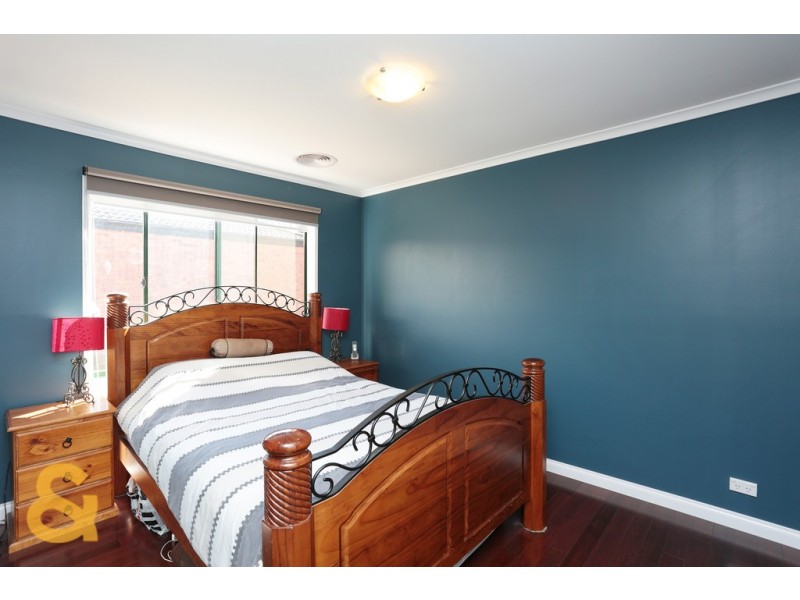 5 Parkinson Way, Roxburgh Park VIC 3064