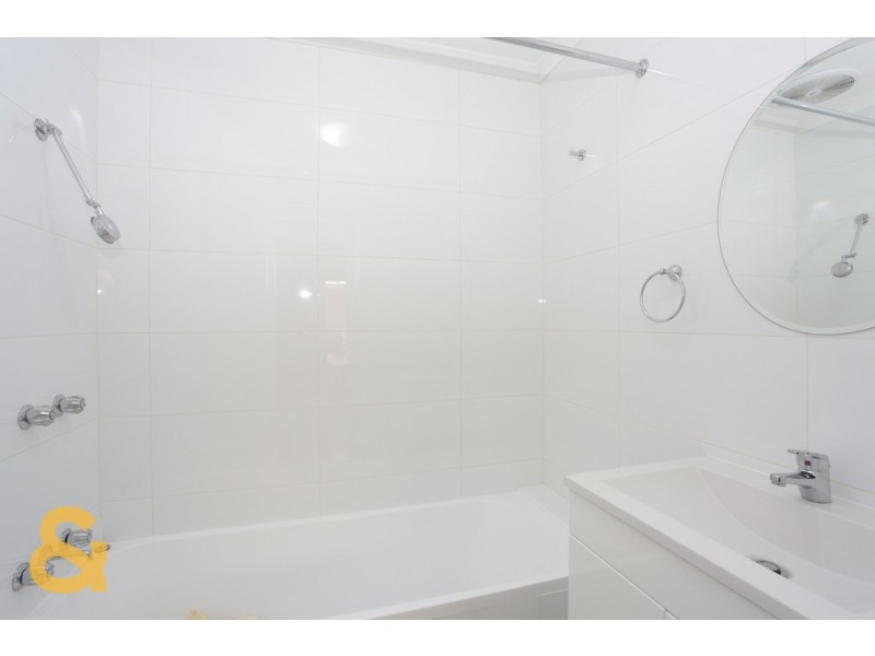 5 Parkinson Way, Roxburgh Park VIC 3064
