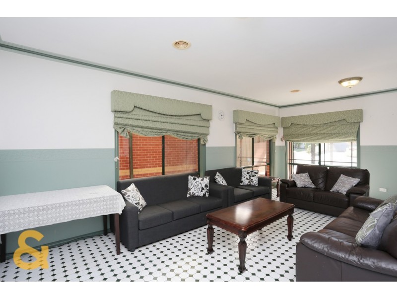 9 Parker Court, Roxburgh Park VIC 3064