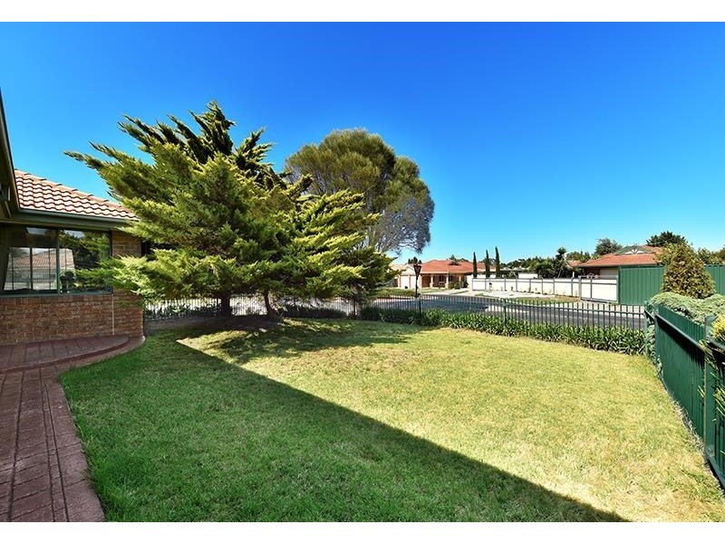 1 Lincolne crescent, Roxburgh Park VIC 3064