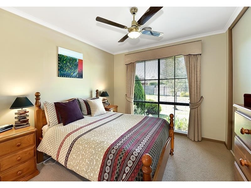 1 Lincolne crescent, Roxburgh Park VIC 3064