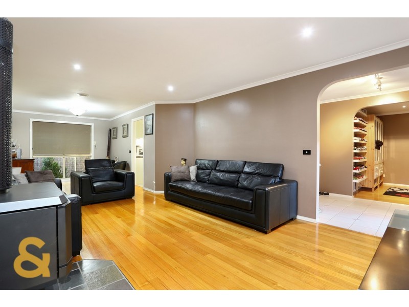 1 Almands Avenue, Roxburgh Park VIC 3064