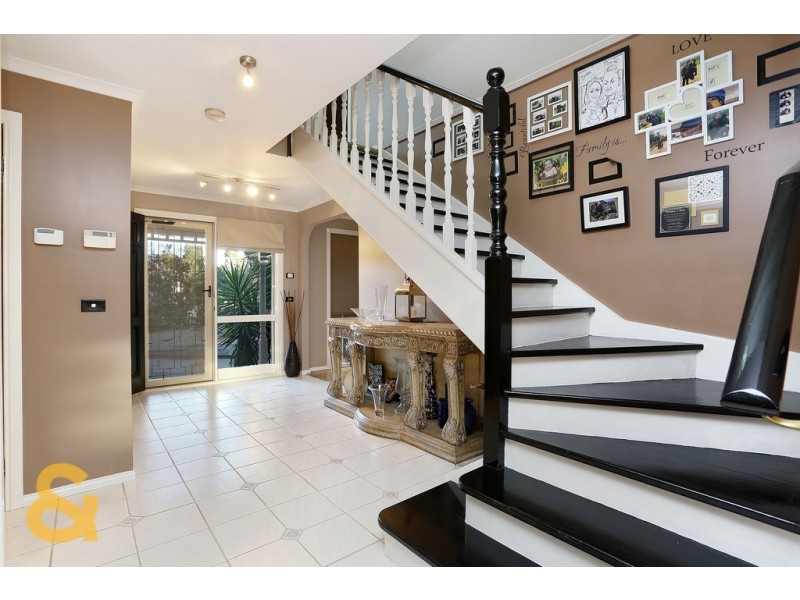 1 Almands Avenue, Roxburgh Park VIC 3064
