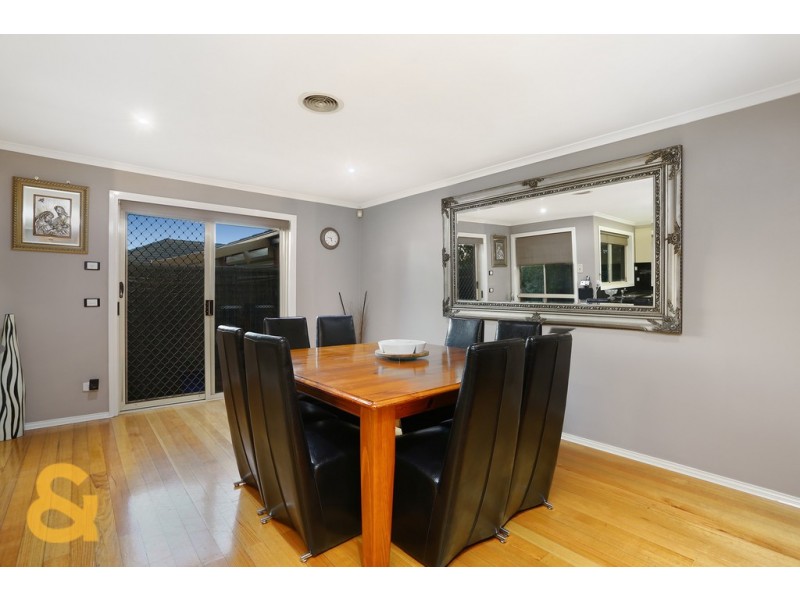 1 Almands Avenue, Roxburgh Park VIC 3064