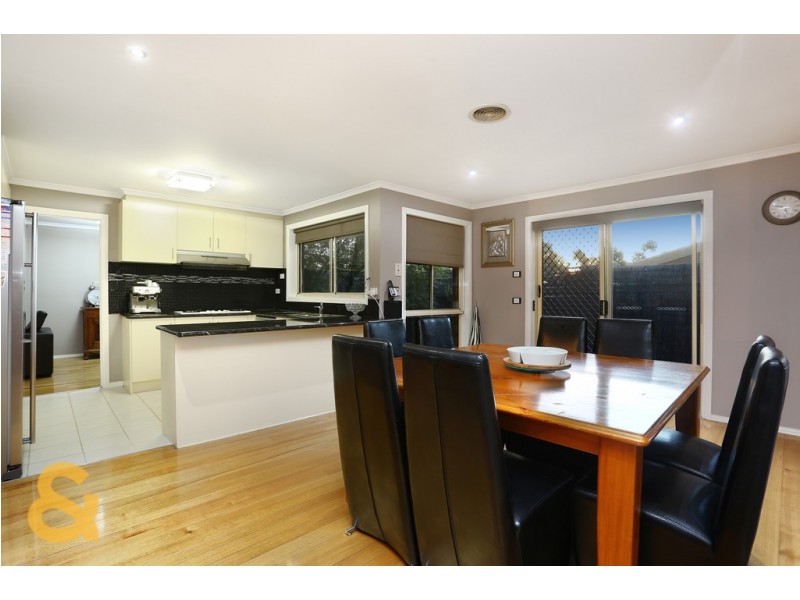 1 Almands Avenue, Roxburgh Park VIC 3064