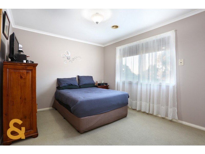 1 Almands Avenue, Roxburgh Park VIC 3064
