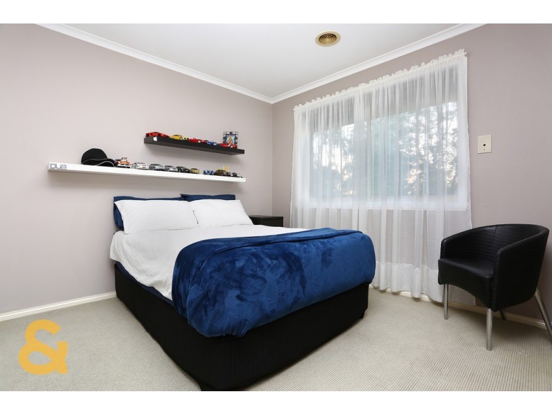 1 Almands Avenue, Roxburgh Park VIC 3064