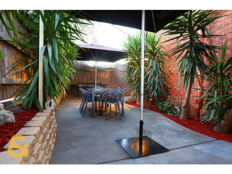 1 Almands Avenue, Roxburgh Park VIC 3064