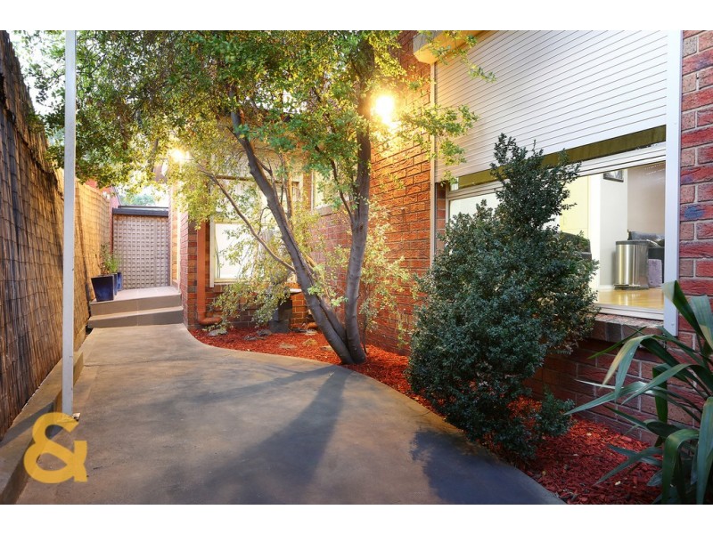 1 Almands Avenue, Roxburgh Park VIC 3064