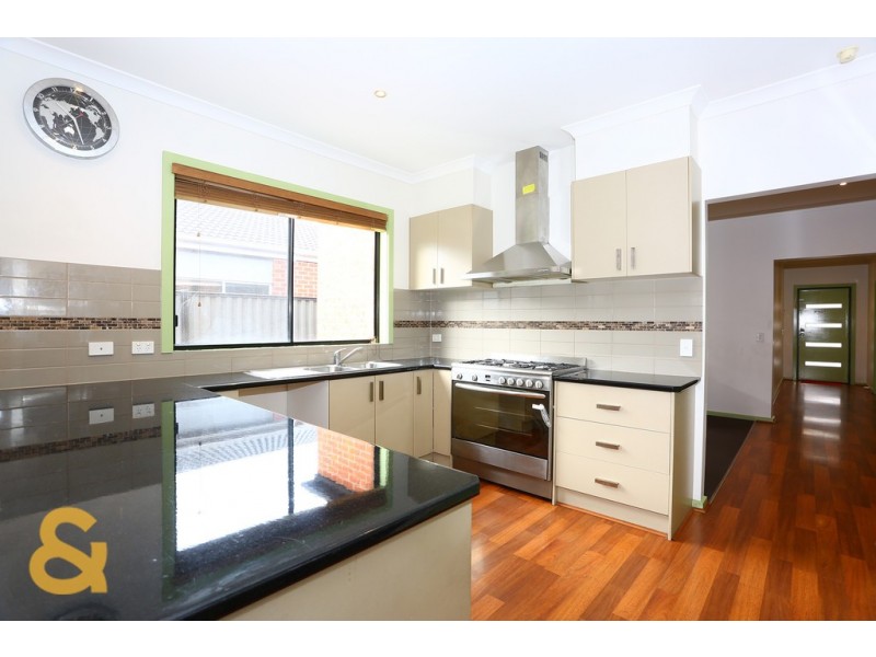 19 Viewside Crescent, Craigieburn VIC 3064