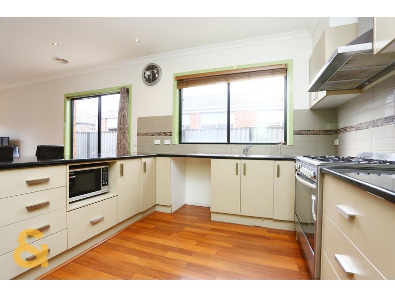 19 Viewside Crescent, Craigieburn VIC 3064
