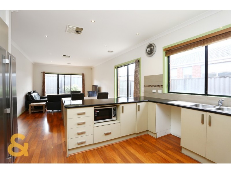 19 Viewside Crescent, Craigieburn VIC 3064