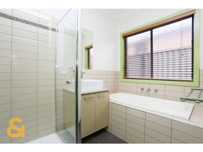 19 Viewside Crescent, Craigieburn VIC 3064