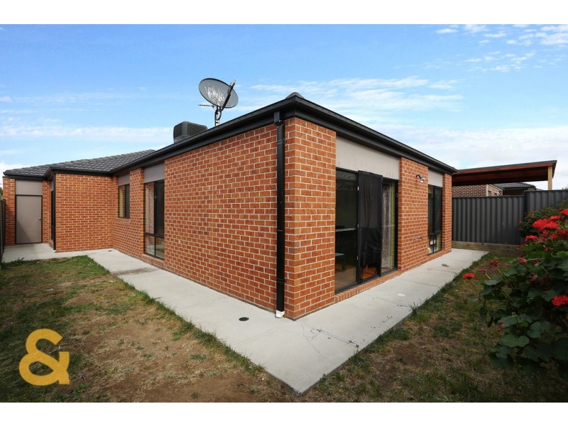 19 Viewside Crescent, Craigieburn VIC 3064