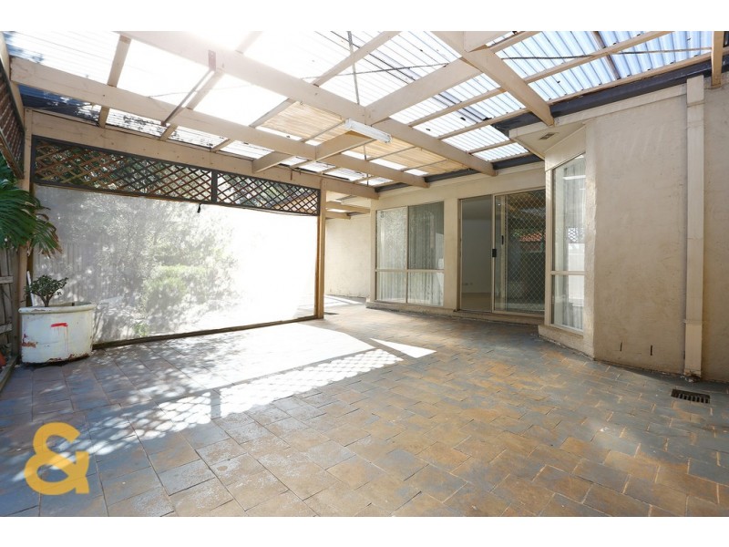 18 Sheridan Way, Roxburgh Park VIC 3064