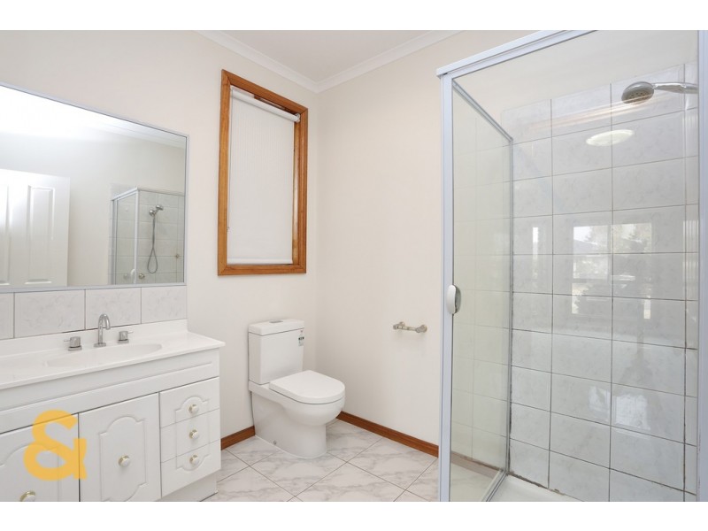 3 Parnell Court, Roxburgh Park VIC 3064