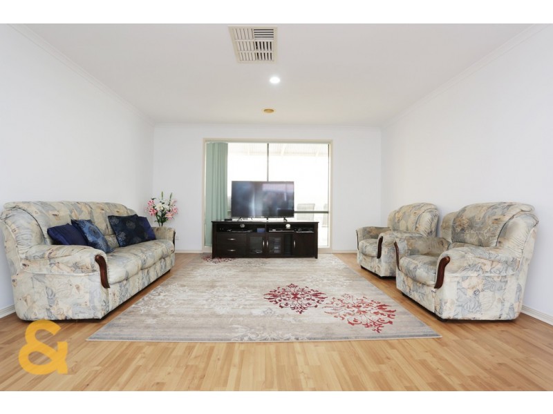 9 Mensa Court, Roxburgh Park VIC 3064