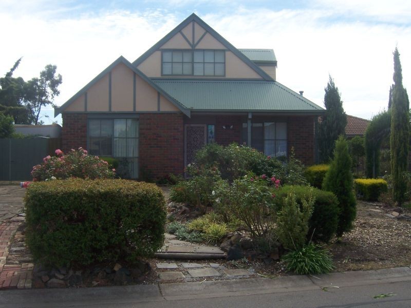 9  Forwood Way, Roxburgh Park VIC 3064