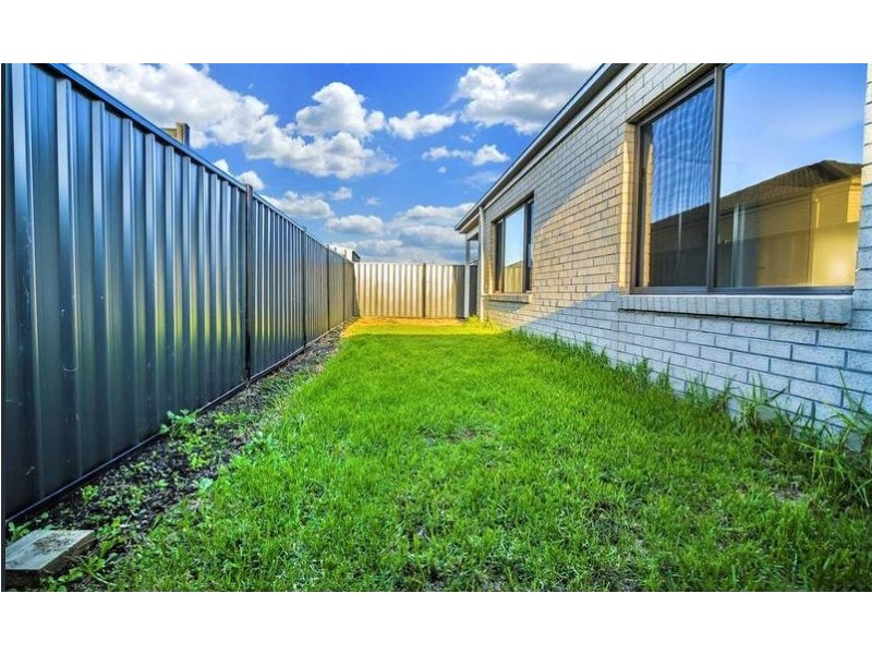 30 Jonesfield Street, Craigieburn VIC 3064