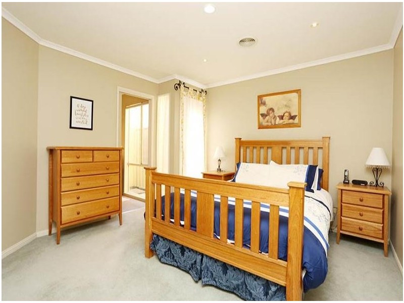 13 Morgan Court, Roxburgh Park VIC 3064