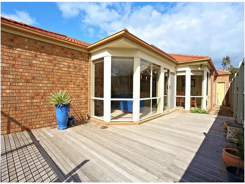 13 Morgan Court, Roxburgh Park VIC 3064