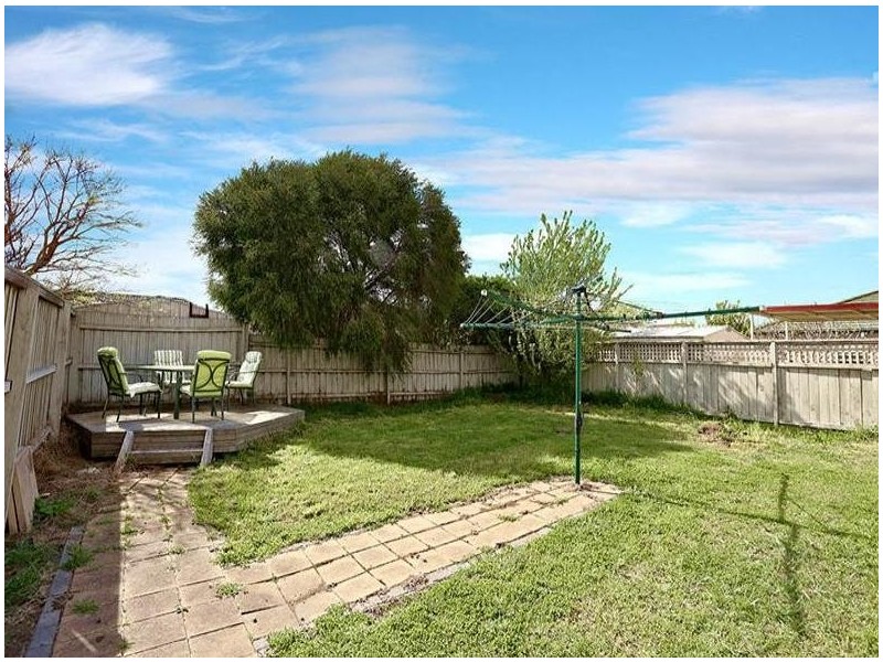 13 Morgan Court, Roxburgh Park VIC 3064