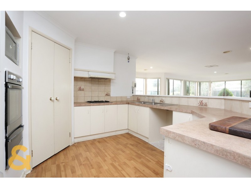 9 Mensa Court, Roxburgh Park VIC 3064