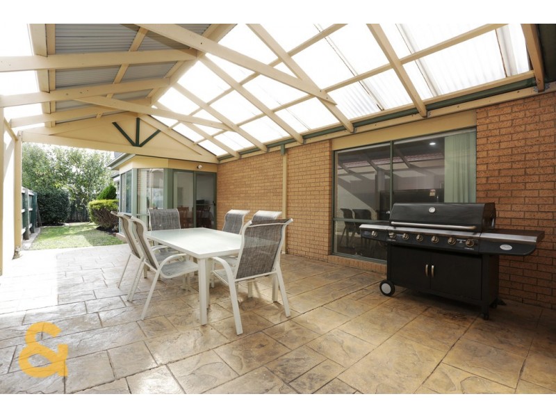 9 Mensa Court, Roxburgh Park VIC 3064