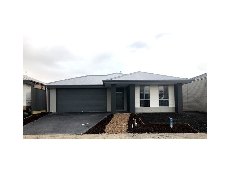 52 Mackellar Drive, Roxburgh Park VIC 3064