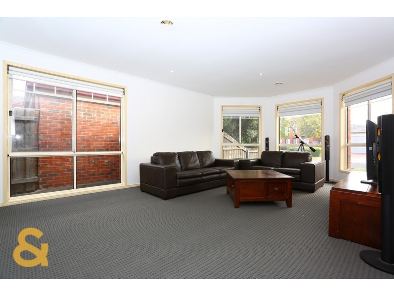 10 Wisla Circuit, Roxburgh Park VIC 3064