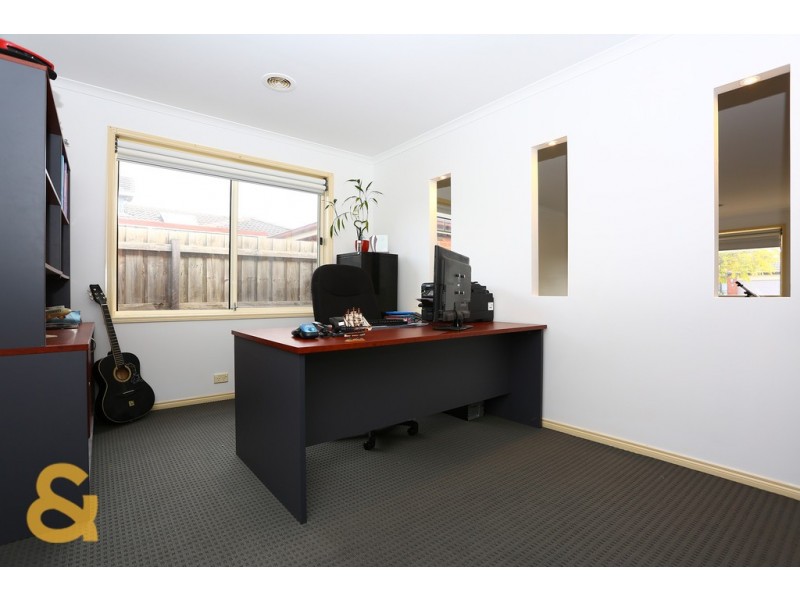 10 Wisla Circuit, Roxburgh Park VIC 3064