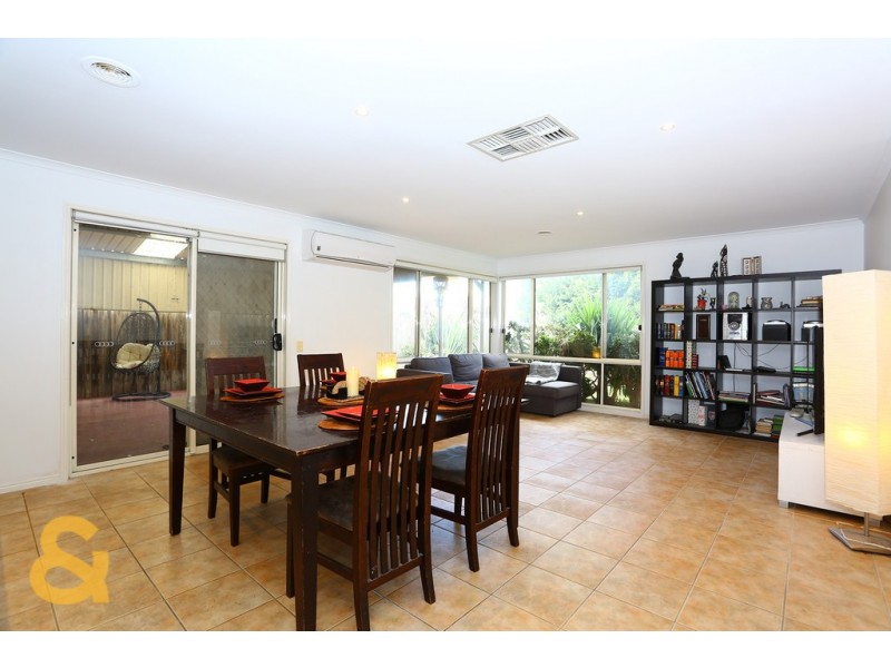 10 Wisla Circuit, Roxburgh Park VIC 3064