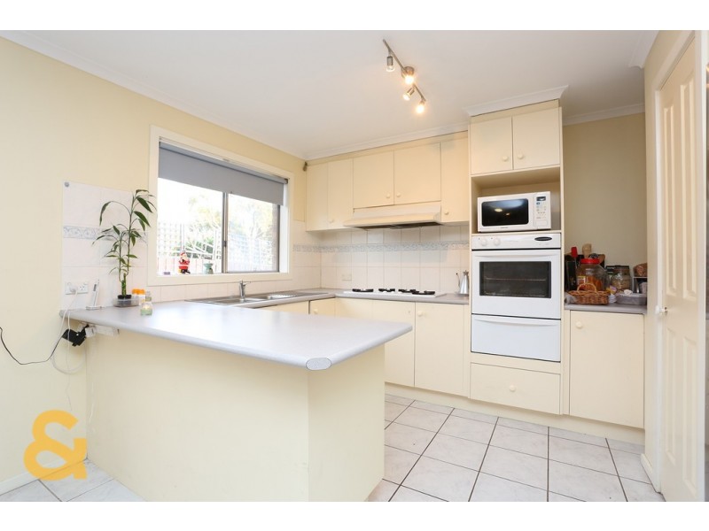 5 Mckenzie Crescent, Roxburgh Park VIC 3064