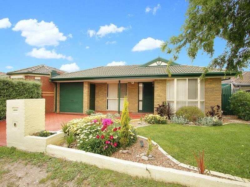 20 PINNOCK AVE, Roxburgh Park VIC 3064