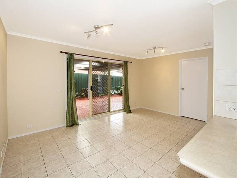 20 PINNOCK AVE, Roxburgh Park VIC 3064