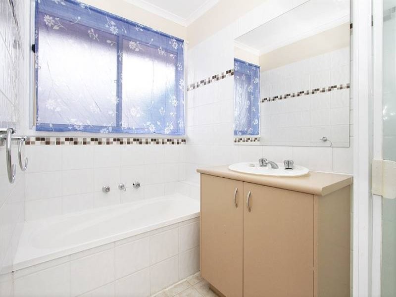 20 PINNOCK AVE, Roxburgh Park VIC 3064