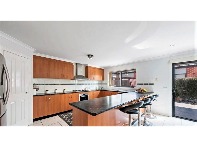 2 Kingdom Court, Roxburgh Park VIC 3064