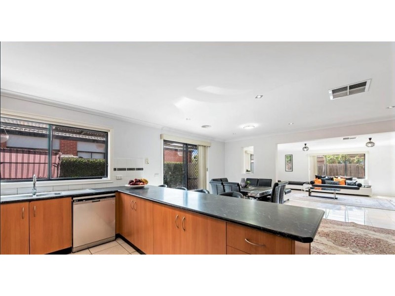 2 Kingdom Court, Roxburgh Park VIC 3064