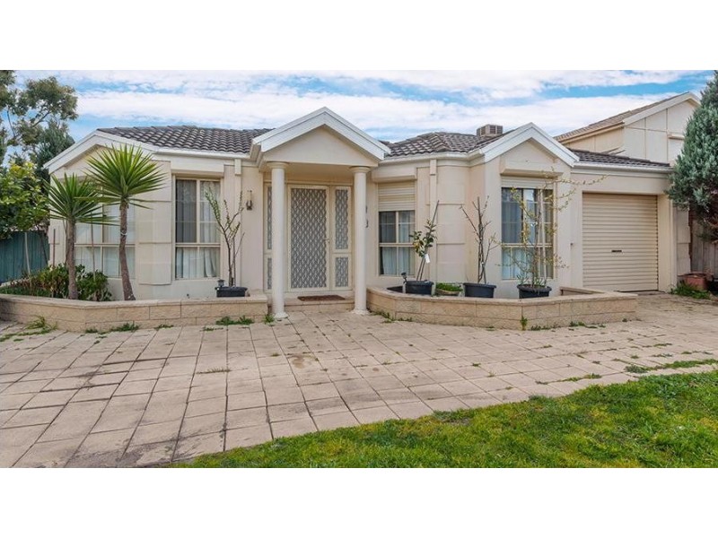 11 Centaurus Avenue, Roxburgh Park VIC 3064