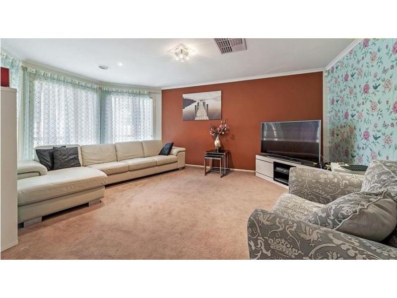 11 Centaurus Avenue, Roxburgh Park VIC 3064