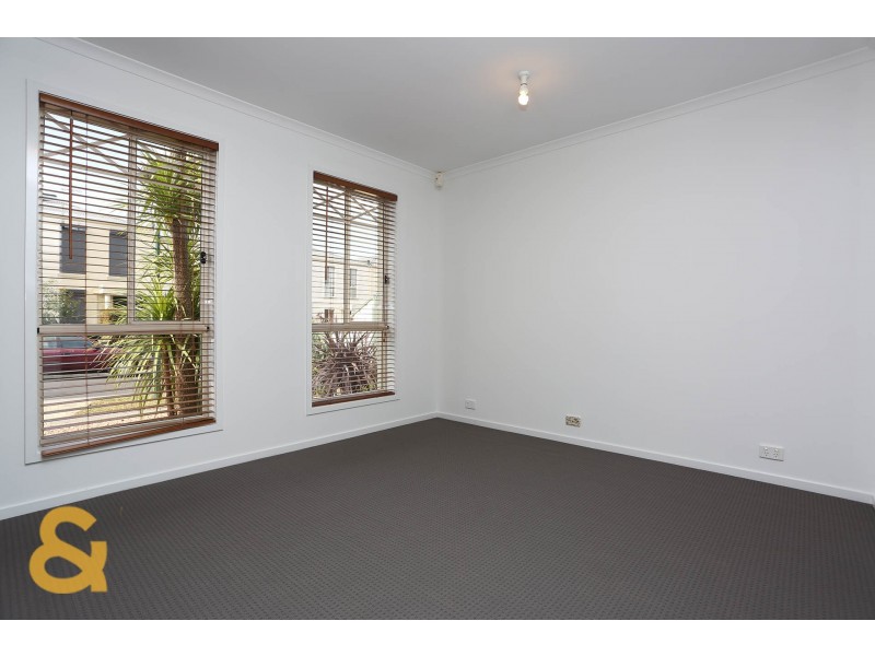 9 Corona Place, Roxburgh Park VIC 3064