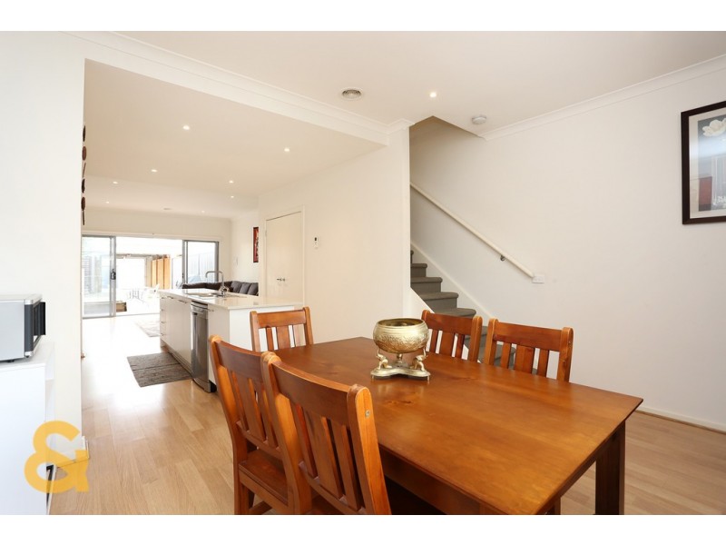 5/8 Moresby Court, Craigieburn VIC 3064