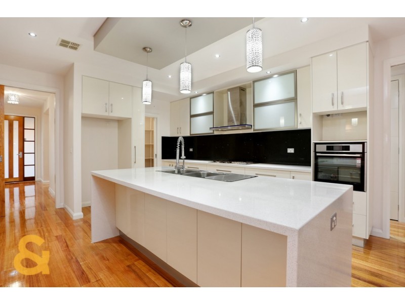 66 Biltmore Crescent, Roxburgh Park VIC 3064