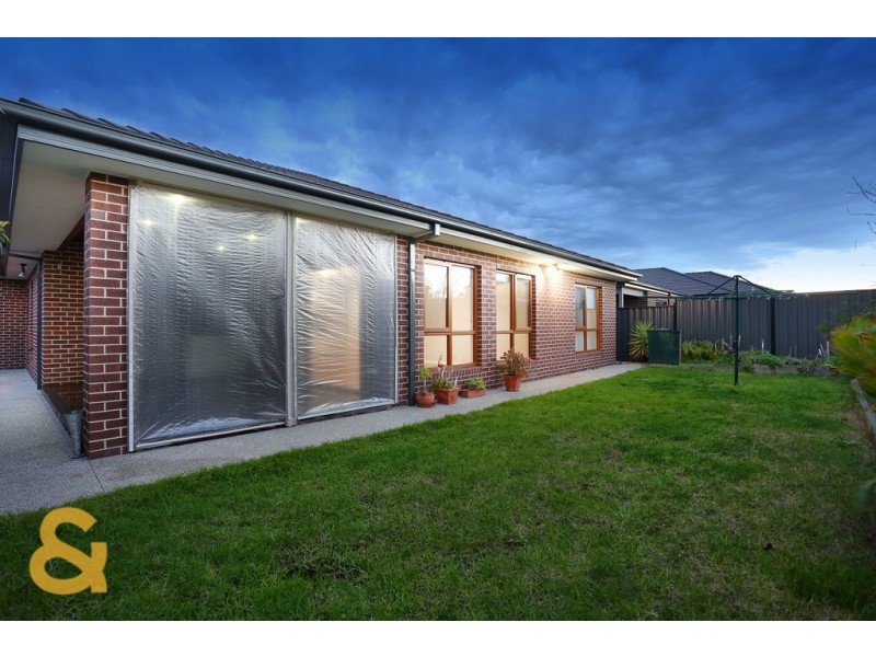 66 Biltmore Crescent, Roxburgh Park VIC 3064