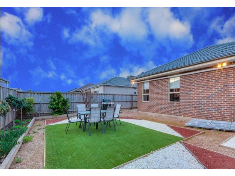 9 Corfu Avenue, Tarneit VIC 3029