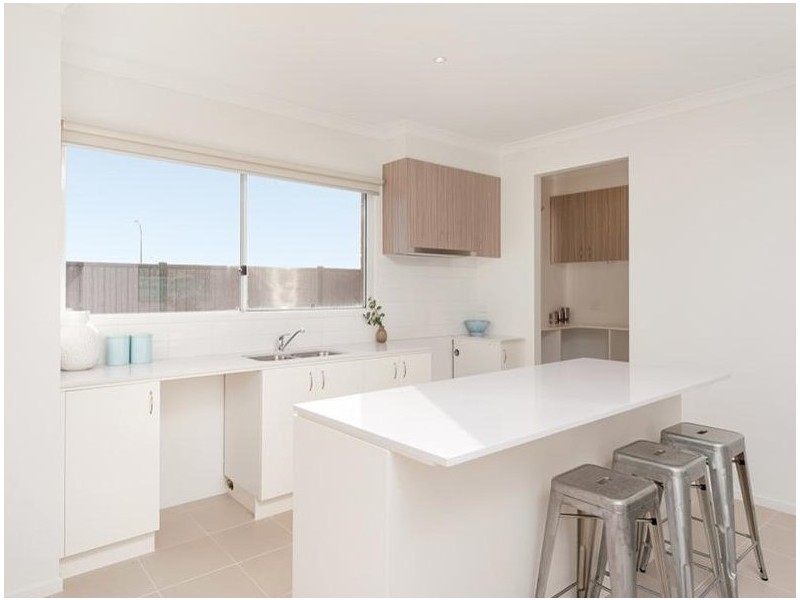 29 Mountleigh Circuit, Craigieburn VIC 3064