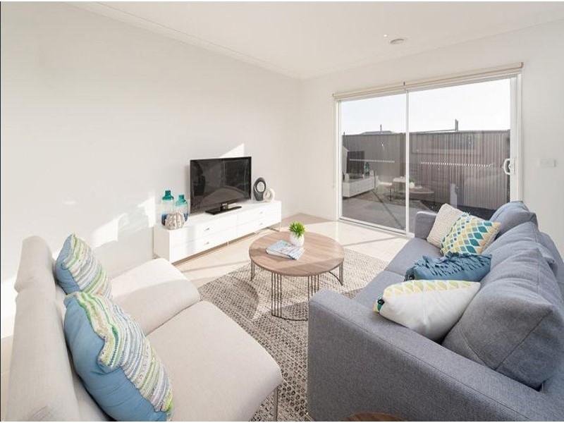 29 Mountleigh Circuit, Craigieburn VIC 3064
