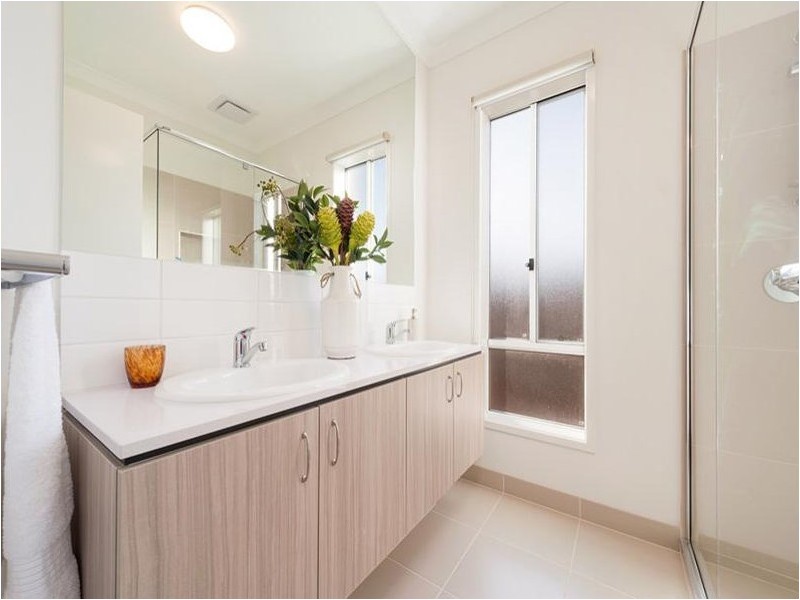 29 Mountleigh Circuit, Craigieburn VIC 3064