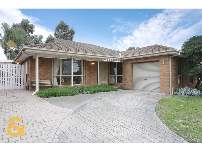 17 Weir Court, Roxburgh Park VIC 3064