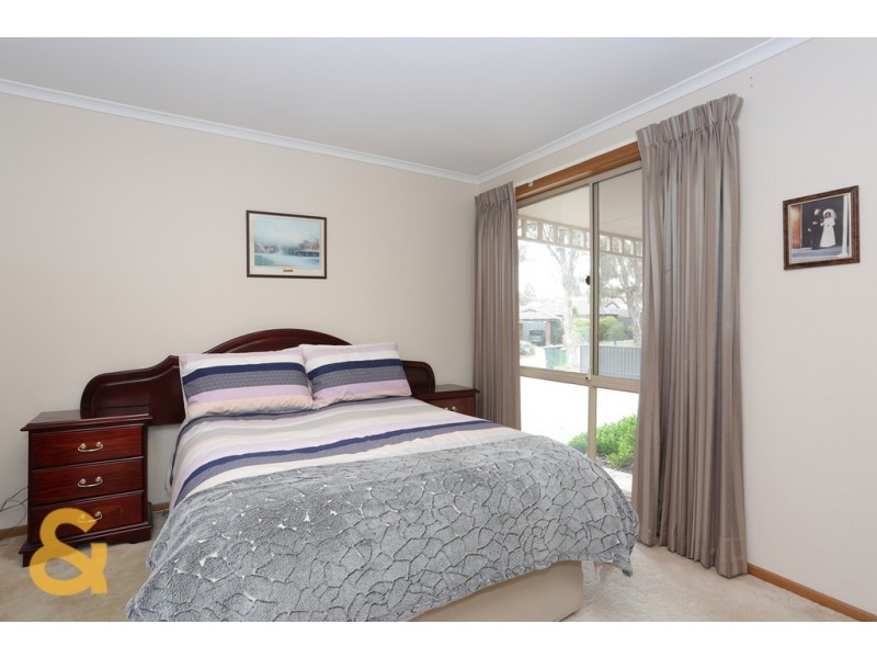 17 Weir Court, Roxburgh Park VIC 3064